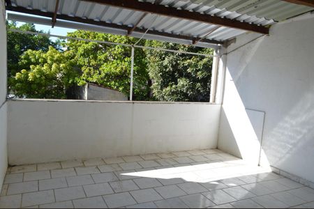 Casa de condomínio à venda com 120m², 3 quartos e 1 vagaTerraço