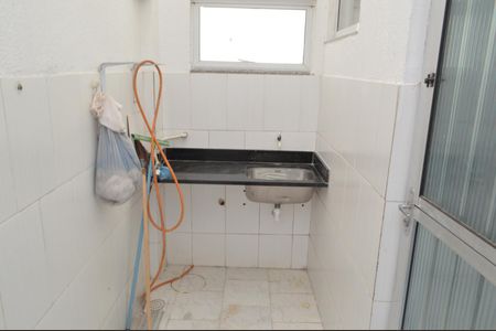 Casa de condomínio à venda com 120m², 3 quartos e 1 vagaÁrea de Serviço