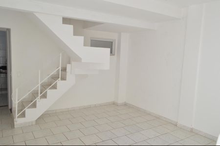 Casa de condomínio à venda com 120m², 3 quartos e 1 vagaSala