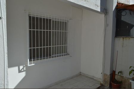 Casa de condomínio à venda com 120m², 3 quartos e 1 vagaQuintal