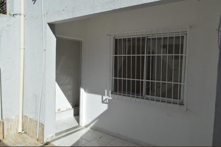 Casa de condomínio à venda com 120m², 3 quartos e 1 vagaQuintal