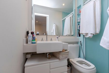 Apartamento à venda com 82m², 2 quartos e 2 vagas Apartamento à venda com 82m², 2 quartos e 2 vagasBanheiro da Suíte 1