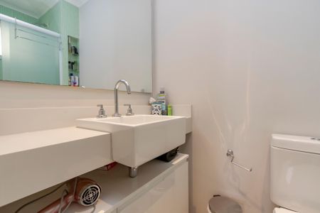 Apartamento à venda com 82m², 2 quartos e 2 vagas Apartamento à venda com 82m², 2 quartos e 2 vagasBanheiro da Suíte 2