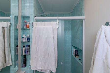 Apartamento à venda com 82m², 2 quartos e 2 vagas Apartamento à venda com 82m², 2 quartos e 2 vagasBanheiro da Suíte 1