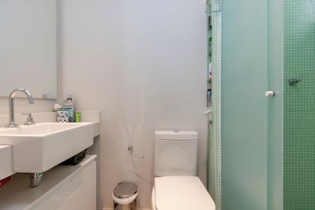 Apartamento à venda com 82m², 2 quartos e 2 vagas Apartamento à venda com 82m², 2 quartos e 2 vagasBanheiro da Suíte 2