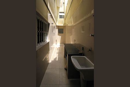 Casa à venda com 400m², 8 quartos e 2 vagasÁrea de Serviço 02