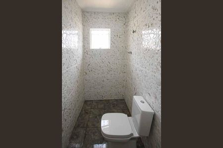 Casa à venda com 400m², 8 quartos e 2 vagas  Área comum Banheiro do Salão