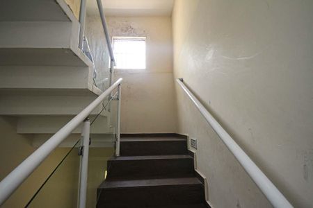 Casa à venda com 400m², 8 quartos e 2 vagasEscada