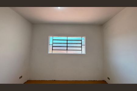 Casa à venda com 200m², 3 quartos e 2 vagas Casa à venda com 200m², 3 quartos e 2 vagasSala de Tv