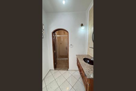 Casa à venda com 200m², 3 quartos e 2 vagas Casa à venda com 200m², 3 quartos e 2 vagasBanheiro da Suíte