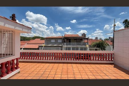 Casa à venda com 200m², 3 quartos e 2 vagas Casa à venda com 200m², 3 quartos e 2 vagasQuintal