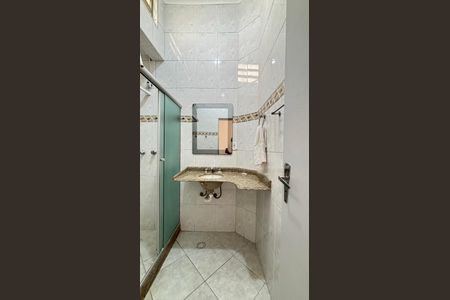 Casa à venda com 200m², 3 quartos e 2 vagas Casa à venda com 200m², 3 quartos e 2 vagasBanheiro