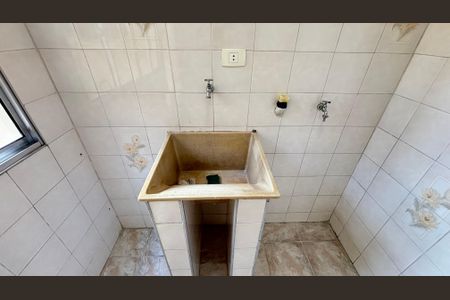 Casa à venda com 200m², 3 quartos e 2 vagas Casa à venda com 200m², 3 quartos e 2 vagasÁrea de Serviço