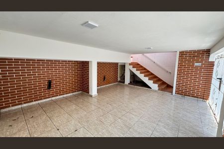 Casa à venda com 200m², 3 quartos e 2 vagas Casa à venda com 200m², 3 quartos e 2 vagasGaragem