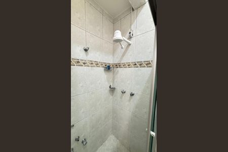 Casa à venda com 200m², 3 quartos e 2 vagas Casa à venda com 200m², 3 quartos e 2 vagasBanheiro