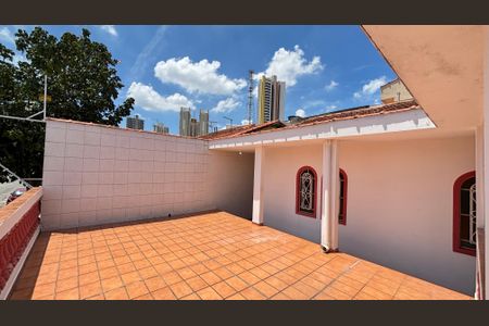 Casa à venda com 200m², 3 quartos e 2 vagas Casa à venda com 200m², 3 quartos e 2 vagasQuintal