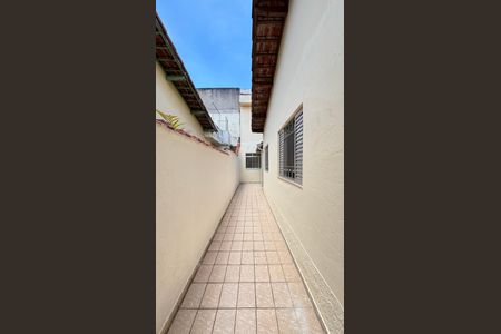 Casa à venda com 200m², 3 quartos e 2 vagas Casa à venda com 200m², 3 quartos e 2 vagasQuintal