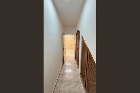 Casa à venda com 200m², 3 quartos e 2 vagas Casa à venda com 200m², 3 quartos e 2 vagasCorredor