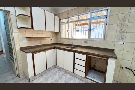 Casa à venda com 200m², 3 quartos e 2 vagas Casa à venda com 200m², 3 quartos e 2 vagasCozinha