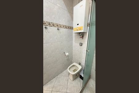 Casa à venda com 200m², 3 quartos e 2 vagas Casa à venda com 200m², 3 quartos e 2 vagasBanheiro