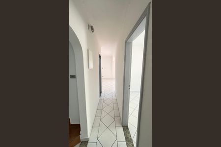 Casa à venda com 200m², 3 quartos e 2 vagas Casa à venda com 200m², 3 quartos e 2 vagasCorredor