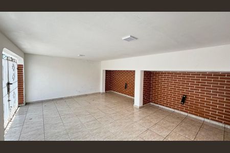 Casa à venda com 200m², 3 quartos e 2 vagas Casa à venda com 200m², 3 quartos e 2 vagasGaragem