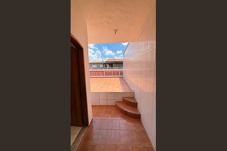 Casa à venda com 200m², 3 quartos e 2 vagas Casa à venda com 200m², 3 quartos e 2 vagasQuintal