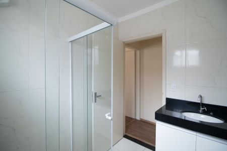 Casa à venda com 166m², 4 quartos e 2 vagas Casa à venda com 166m², 4 quartos e 2 vagasBanheiro 1