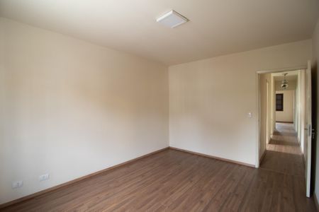 Casa à venda com 166m², 4 quartos e 2 vagas Casa à venda com 166m², 4 quartos e 2 vagasQuarto 3