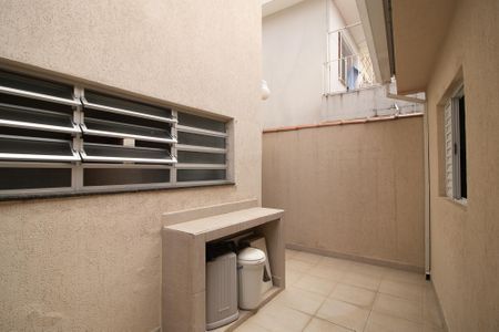 Casa à venda com 166m², 4 quartos e 2 vagas Casa à venda com 166m², 4 quartos e 2 vagasQuintal