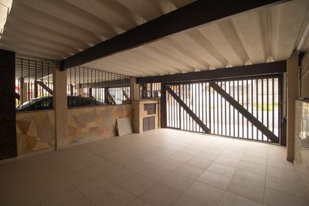 Casa à venda com 166m², 4 quartos e 2 vagas Casa à venda com 166m², 4 quartos e 2 vagasGaragem