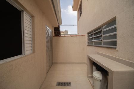 Casa à venda com 166m², 4 quartos e 2 vagas Casa à venda com 166m², 4 quartos e 2 vagasQuintal