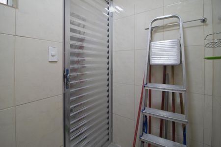 Casa à venda com 166m², 4 quartos e 2 vagas Casa à venda com 166m², 4 quartos e 2 vagasBanheiro de serviço