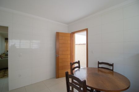 Casa à venda com 166m², 4 quartos e 2 vagas Casa à venda com 166m², 4 quartos e 2 vagasCozinha