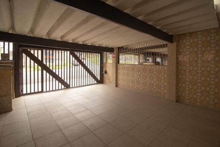Casa à venda com 166m², 4 quartos e 2 vagas Casa à venda com 166m², 4 quartos e 2 vagasGaragem