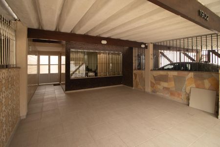Casa à venda com 166m², 4 quartos e 2 vagas Casa à venda com 166m², 4 quartos e 2 vagasGaragem