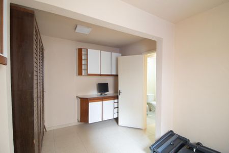 Casa à venda com 166m², 4 quartos e 2 vagas Casa à venda com 166m², 4 quartos e 2 vagasÁrea de Serviço