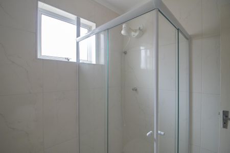 Casa à venda com 166m², 4 quartos e 2 vagas Casa à venda com 166m², 4 quartos e 2 vagasBanheiro 1