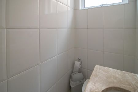 Casa à venda com 166m², 4 quartos e 2 vagas Casa à venda com 166m², 4 quartos e 2 vagasBanheiro 2