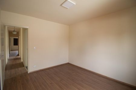 Casa à venda com 166m², 4 quartos e 2 vagas Casa à venda com 166m², 4 quartos e 2 vagasQuarto 1