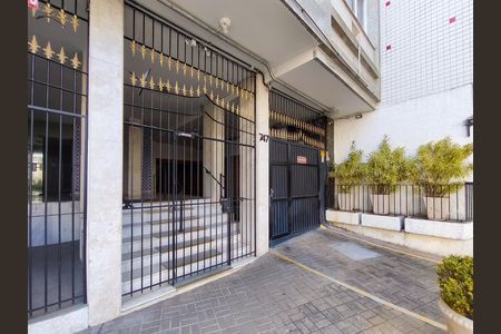 Apartamento à venda com 75m², 2 quartos e sem vagaFachada e portaria