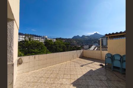 Apartamento à venda com 75m², 2 quartos e sem vagaÁrea comum - Salão de festas