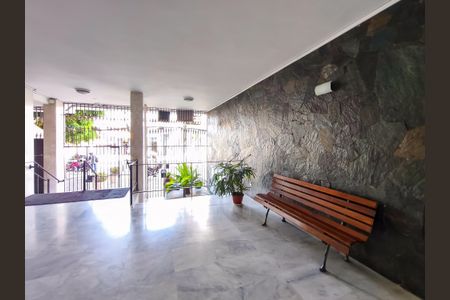 Apartamento à venda com 75m², 2 quartos e sem vagaFachada e portaria
