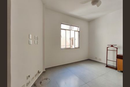 Apartamento à venda com 75m², 2 quartos e sem vagaSala