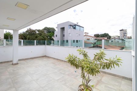 Apartamento à venda com 240m², 3 quartos e 2 vagasCobertura