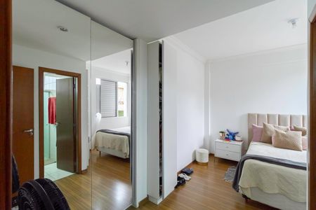 Apartamento à venda com 240m², 3 quartos e 2 vagasSuíte