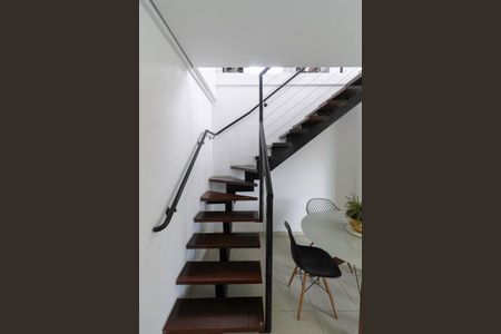 Apartamento à venda com 240m², 3 quartos e 2 vagasEscada