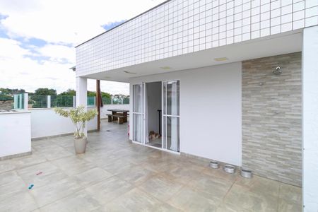 Apartamento à venda com 240m², 3 quartos e 2 vagasCobertura