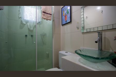 Casa de condomínio à venda com 180m², 4 quartos e 2 vagasBanheiro Social