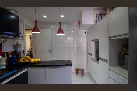 Casa de condomínio à venda com 180m², 4 quartos e 2 vagasCozinha